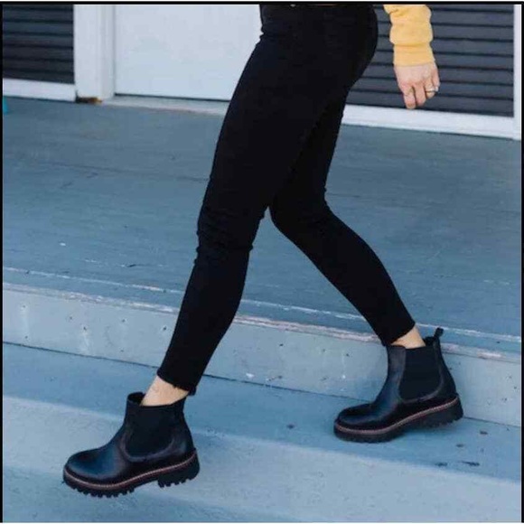 NEW CASLON Miller Water Resistant Chelsea Boot Black Size 7 7.5 8 11 12 - Picture 2 of 4